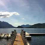 Lakeshore Nest Feriehus